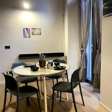 In Piazza Statuto Apartment *