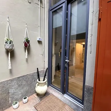 In Piazza Statuto Lägenhet
